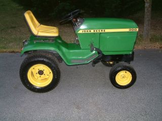  John Deere 300 Lawn Garden Tractor