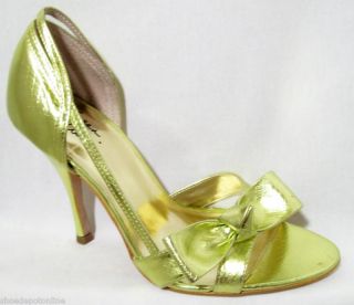 Susan Lucci Womens Green DOrsay Heels Sandals 6 M New