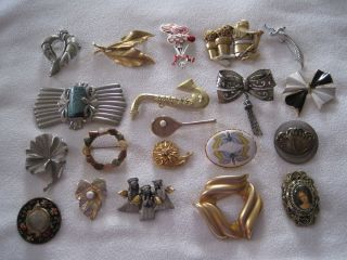 Lot of 20 Vintage to Now   Jewelry Pins   Goldtones, Silvertones