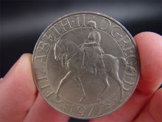 1977 Queen Elizabeth II 1 Crown Silver Jubilee Coin
