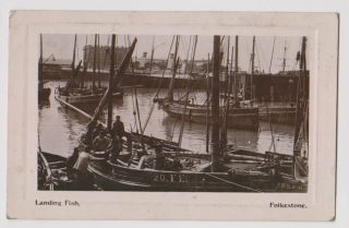 Early Postcard Kent Folkestone Landing Fish Old Boats Nice Card 1909