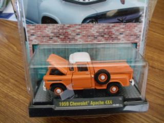 M2 Machines Auto Trucks 1959 Chevrolet Apache 4X4 Pickup orange