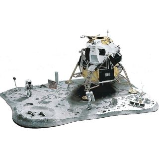 revell 148 lunar landing scale model kit d 2010080513552567~6163843w