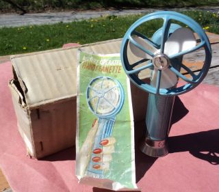 Vintage Battery Operated Handheld Fan Handy Fanette w Box 