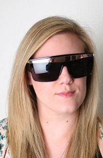  friends hot space sunglasses sale $ 25 50 $ 34 00 25 % off converter