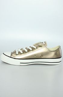 Converse The Chuck Taylor Lo in Gold Metallic