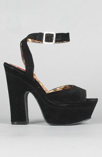 Sole Boutique The Yes V Shoe in Black