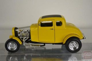 Ertl American Graffiti 1932 Ford Deuce Coupe 1/18 Diecast Model Car