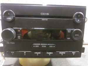 05 Ford Five Hundred OEM 6 Disc CD  Player Radio LKQ