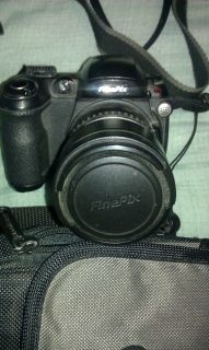 FUJI FINEPIX S5100 DIGITAl Camera w 1GB XD Bag and Rechargeable