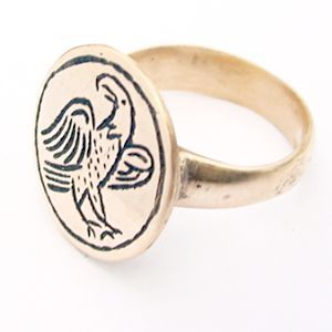 Above is both side views of this ring against a white background.