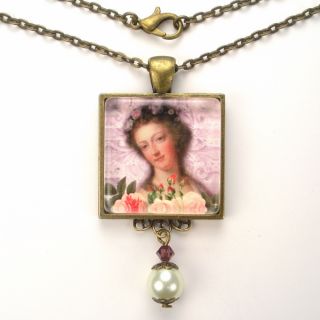  French Queen Art Glass Pendant Necklace Vintage Charm Jewelry