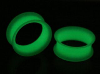 New Silicone Glow in The Dark Green Double Flared Hollow Plugs 2 G 1