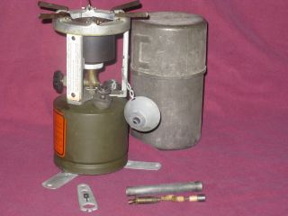  1943 U S COLEMAN MILITARY GREEN CAMP STOVE W CASE FISH CAMPING HUNTING