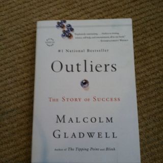 Outliers  The Story of Success by Malcolm Gladwell (2011, Paperback)