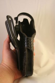 Gould & Goodrich B720A Holster with SAFARILAND Paddle   USED GREAT