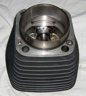 HARLEY%20CYLINDERS%20AND%20PISTONS%20073