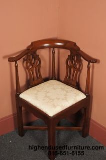 Hickory White American Masterpiece Corner Chair