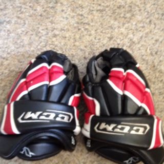 Boys CCM Junior Hockey Gloves