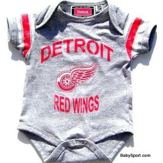 NEWBORN Baby Infant Detroit Red Wings Creeper Onesie