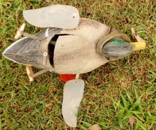 PREOWNED G & H MOTORIZED SWIMMING DUCK DECOY BATTERY OPERATED