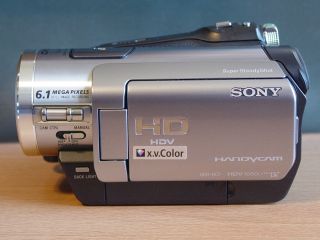 Sony Handycam HDR HC7 32GB Full HD HDV MiniDV Camcorder Clearvid CMOS