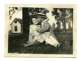  Snapshot Photo Man Kissing Woman w/ Baby 1930s Hopkinsville KY Love