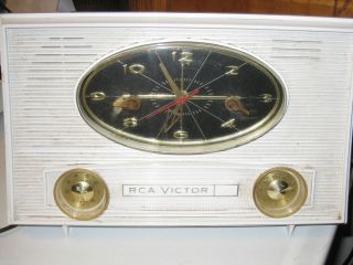1950s RCA Victor Tube Alarm Clock Radio
