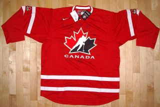 Team Canada World Juniors 2012 Hockey Jersey IIHF Autographed XL COA