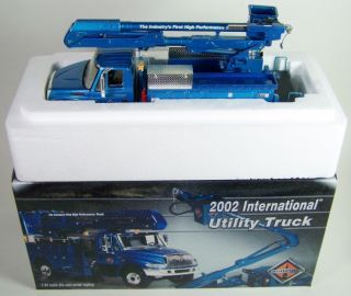 34 1st Gear 2002 International 4400 Utility Truck w Boom 19 2828