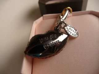  VAMPIRE LIPS 2011 Limited Edition HALLOWEEN CHARM JEWELRY IN BOX