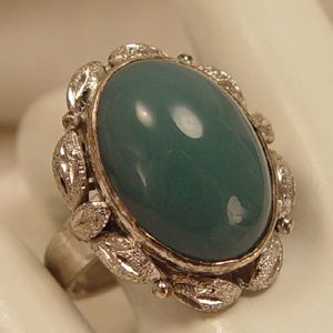 Vintage Natural Jade Solitaire 18kt White Gold Ring