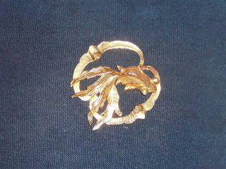 VINTAGE MIMI DI N JAPANESE KOI FISH NECKLACE CHARM GOLD TONE SIGNED