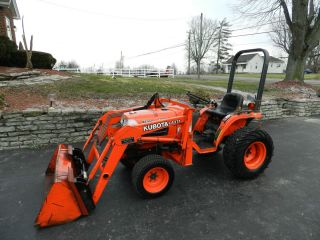 Kubota B7300 Compact Tractor & Front Hydraulic Loader   Diesel   4x4