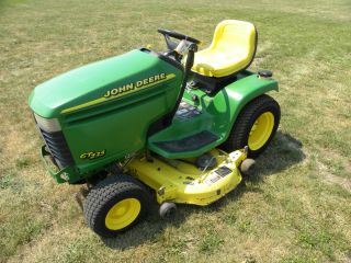 John Deere GT235 Riding Lawn Mower