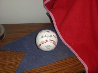 Lefty Gomez New York Yankees Hall of Famer Signed Baseball