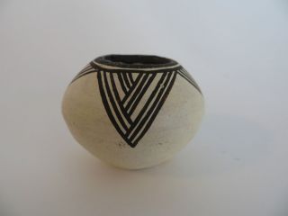 Lucy M Lewis Authentic Acoma Indian Pottery Bowl Signed