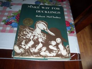 Make Way For Ducklings by Robert McCloskey   Caldecott Medal   HB 1969