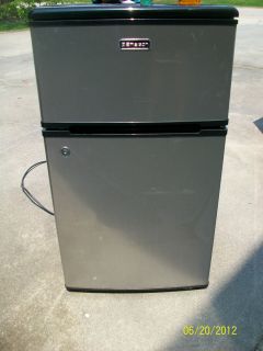 Emerson Model CR500 Compact 2 Door Refrigerator Freezer