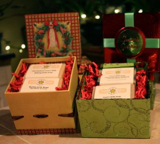 Handmade/Homem ade Soap   Beautiful Holiday Gift Box