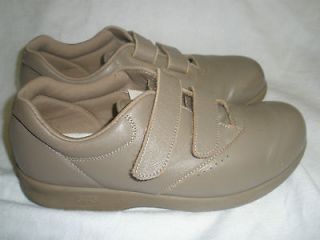 SAS Womens VTO EZ Strap Walking Shoes 9.5 WW Extra Wide $200