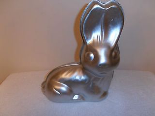 1974 Wilton Aluminum 3D Cake Pan Candy Mold Bunny Rabbit Easter 502