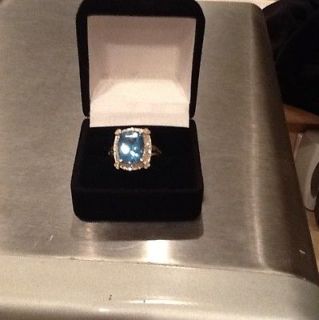 14k Ladies Ring With Aquamarine And Diamonds