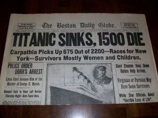 Vintage 1912 Titanic Newpaper Book Lot