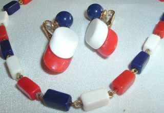 TRIFARI PATRIOTIC CELLULOID BEAD NECKLACE EARRING SET IN GIFT BOX