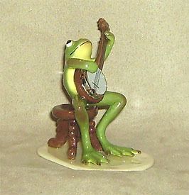 Froggy Banjo Player #3180   Hagen Renaker Ceramic Miniature Animal