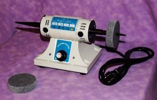 EUROTOOLS BENCHTOP POLISHER WITH TWO POLISHING WHEELS