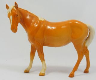 Beswick Mare Model NO976. Palomino in colour Stunning Horse