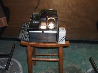 VINTAGE BELL & HOWELL SLIDE CUBE PROJECTOR MODEL 981Q MADE IN USA