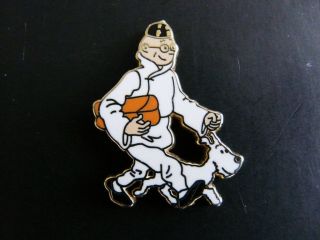 RARE VINTAGE TINTIN & SNOWY PIN IN WHITE CHINESE SUIT